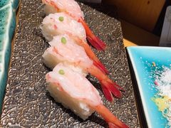 -雍容荟活帝王蟹活龙虾自助(苏宁旗舰店)