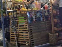 -席娜卡琳火车铁道夜市