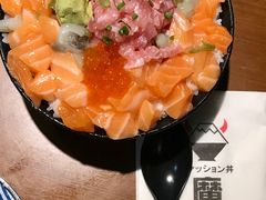 三文鱼火山丼-魔丼屋(日月光店)