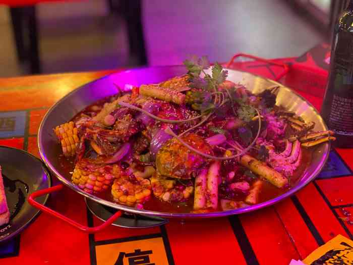 灶门坎卤味烧烤(太古里店)-"这家店一个月去了三次!