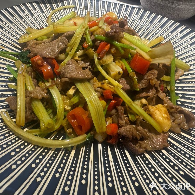 😻被这家猫咪主题餐厅辣哭,但我还想再来!