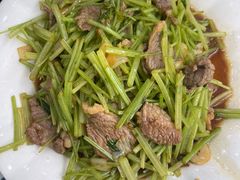 小芹菜炒羊肉-回香楼大连新派清真菜