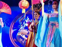 -金东尼人妖秀