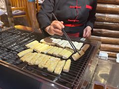 -老滇山寨•云南特色菜•地方菜•民族风情歌舞表演(金碧店)