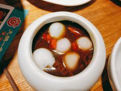 -九锅一堂酸菜鱼(万达广场店)