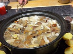 -有一锅·野生菌黑山羊腊排骨火锅(古城北门店)