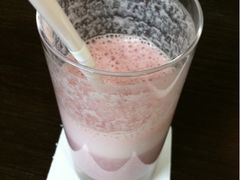 草莓奶昔不甜太减肥了-上海外滩茂悦大酒店
