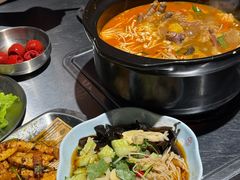 -马路牙子烧烤馄饨酒馆(望京店)