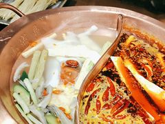 -山城鼎重庆老火锅(西安钟楼店)