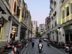 -海口骑楼小吃街