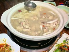竹笙椰子鸡汤-龙泉人椰子鸡·糟粕醋·地标海南菜(龙昆南店)
