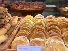 老婆饼-昆明冠生园·蛋糕·面包(朗悦湾店)