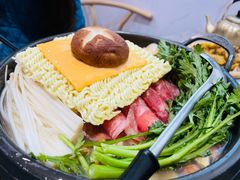 部队火锅-屋里家延边朝鲜族冷面(梅林3店)