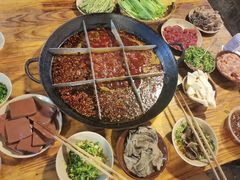 -岗上渣渣老火锅(两路口店)