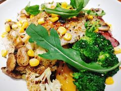牛肉鸡排时蔬杂粮-POKEE VIA&Brunch·维娅(重庆来福士店)