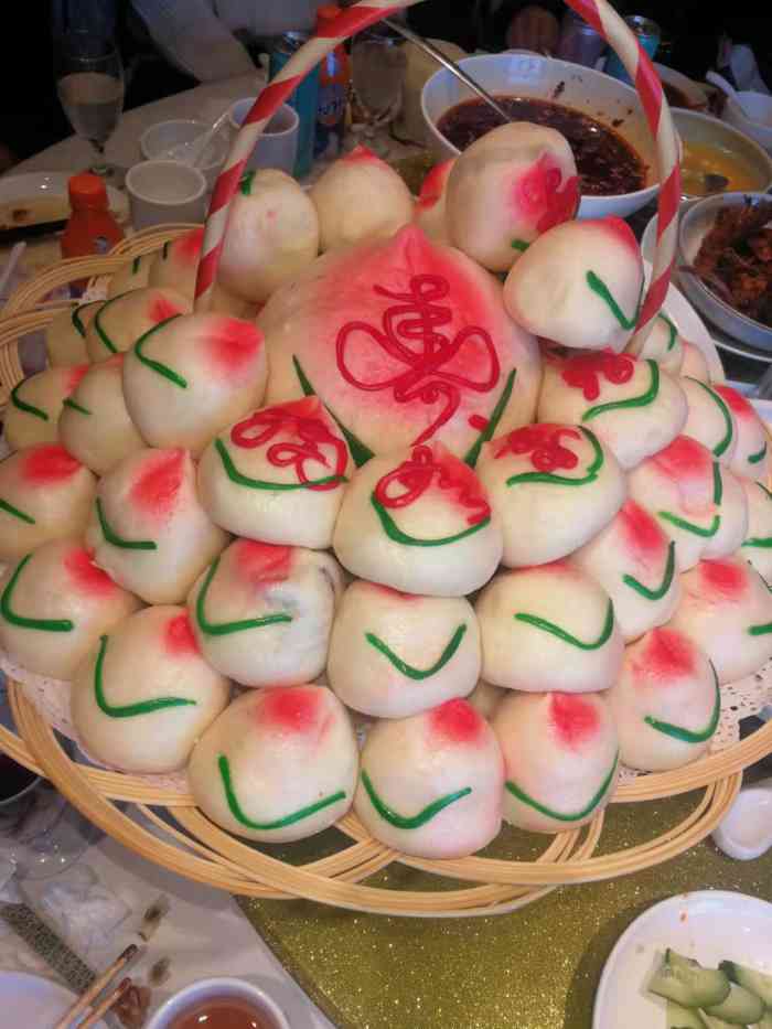 前门老正兴总店-"朋友过生日,买了一筐寿桃,需要提前打电话.