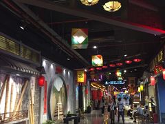 -时尚MEGO商业广场(华新地铁店)