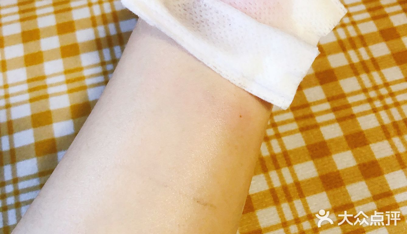 有淡淡的香味 有点像水蜜桃的味道