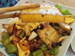 回锅肉盖饭-小红三黄鸡(中西花园店)