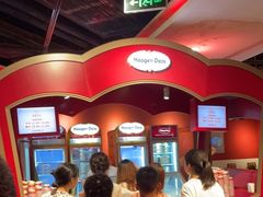 等位区-四海一家自助餐(益田假日广场店)