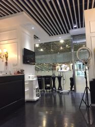 -变画·发型STUDIO