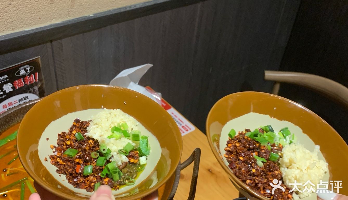 人生建议，都去吃滨江这家新开的贵州酸汤牛肉锅