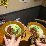 人生建议，都去吃滨江这家新开的贵州酸汤牛肉锅