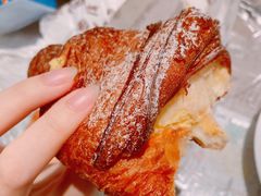 泡芙羊角-OUR Bakery(三里屯太古里店)