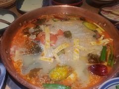 -洱火云南酸菜牛肉火锅(石景山当代商城店)