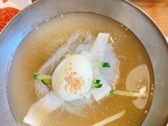 -江南猪肉商会无限续吃(弘大店)
