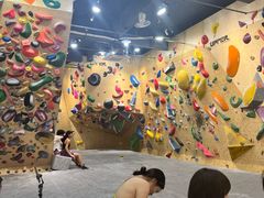 -Upper Climbing Gym 攀岩(华侨城店)
