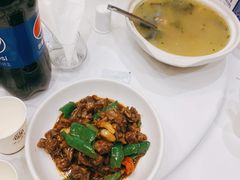 虎皮青椒牛腱子-鱼鲜饭香·招牌汽锅剁椒鱼头王