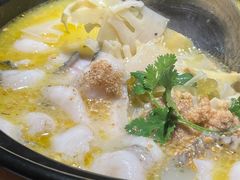 -九锅一堂酸菜鱼(万达广场店)