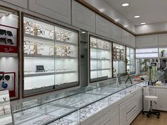 -翰佐蔡司小乐圆·依视路星趣控·暴龙眼镜折扣店