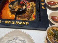 -老牌坊云南鱼豆花火锅(哈西万达店)