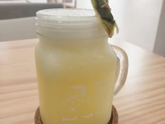 哥达斯黎加菠萝汁-黑石咖啡(小十字店)
