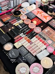 -红馆妆造(中央大街店)