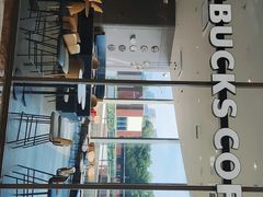 -星巴克臻选(盐城金鹰聚龙湖店)