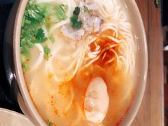 -亮亮面馆(经六路店)