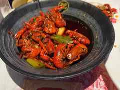 -肥肥虾庄·金牌油焖大虾(汉街SKP店)