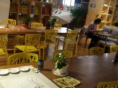 -新华里咖啡书吧(新华书店小寨店)