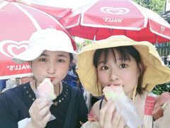 -詹爷爷乌节路街头冰淇淋