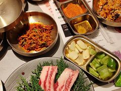 -草家酱蟹炭火烤肉店(珲春南路一店)