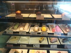 面包甜点陈列柜-麦当劳(佛山流行前线店)