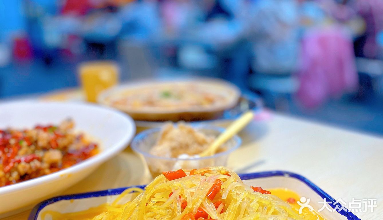 龙虾热门‮第榜‬一的‮排大‬档就‮在藏‬摩天轮下