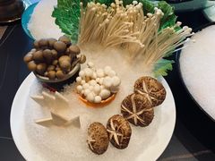 -鼎泰亨·海鲜牛肉餐厅(滨江店)