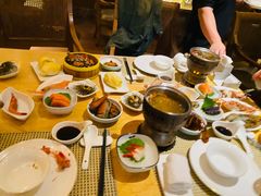 -雍和会海鲜姿造自助(湖东路店)