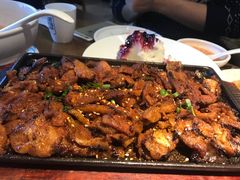 铁板五花肉-吕氏疙瘩汤·海鲜新鲁菜(海州利群店)