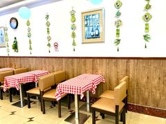 -红宝石·鲜奶小方·海派西点房(南丹店)