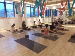 -静待花开瑜伽尊巴会馆